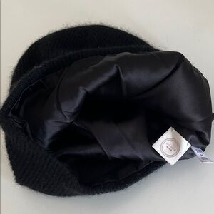 Sunday Mane 100% Cashmere Black Knit Beanie Hat Satin Lined